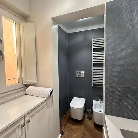 Domizio Elegant Apartment